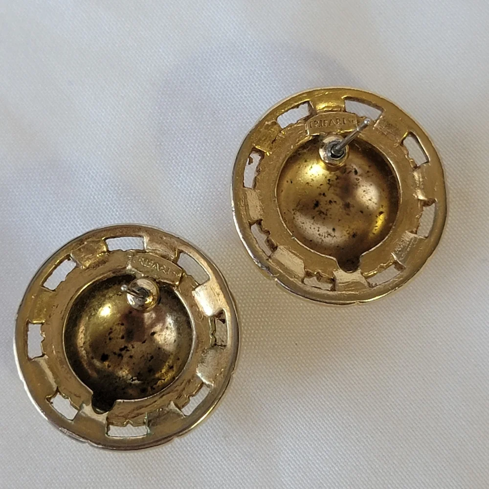 Vintage Trifari Signed Gold Round Dome Earrings